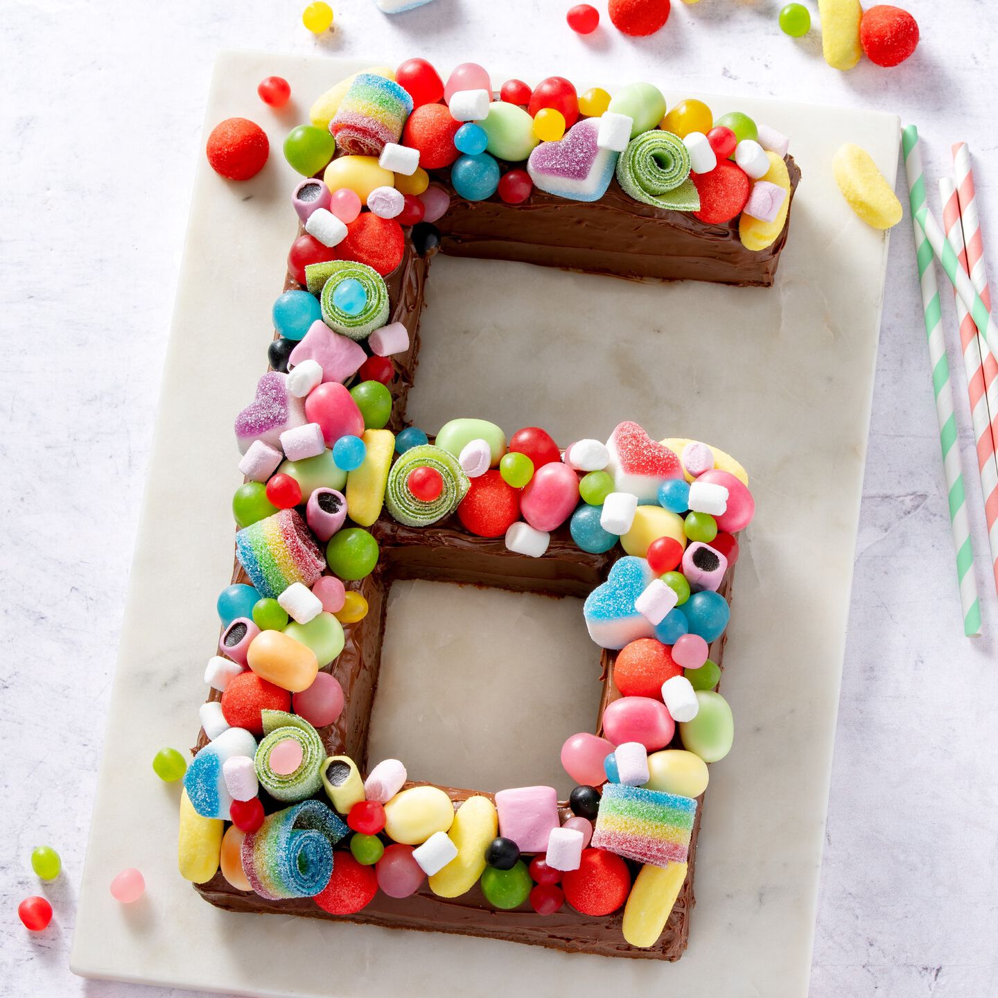 Gateaux et bouquets de bonbons pour un Anniversaire